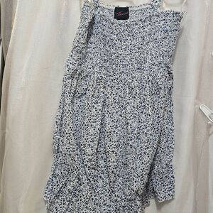 Torrid Tiered Spaghetti Strap Tank Top Vintage White Blue Flower Pattern Size 1